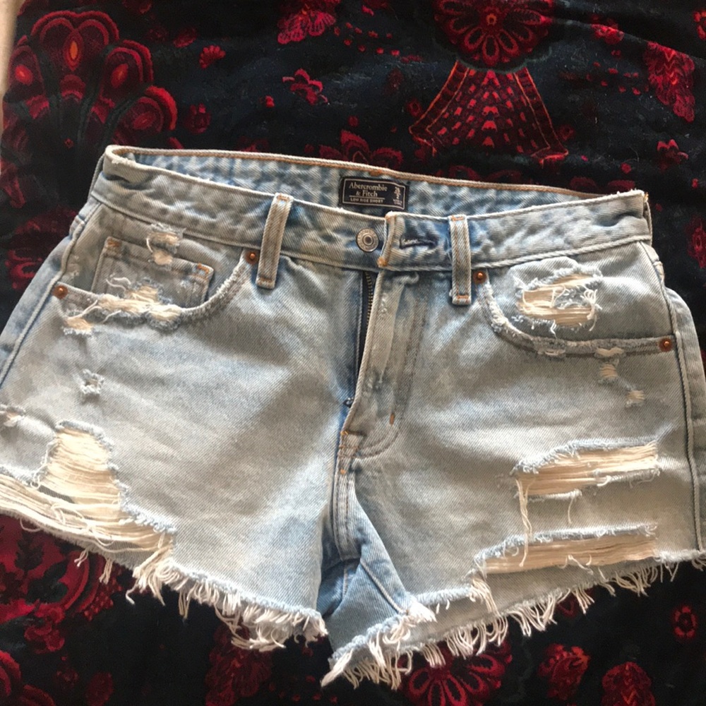Abercrombie&Fitch low rise shorts